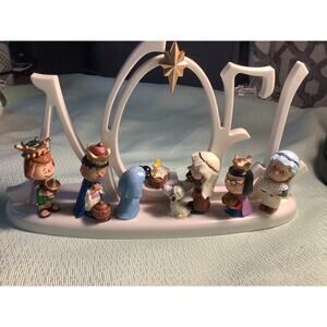 Peanuts Lighted Nativity Scene
